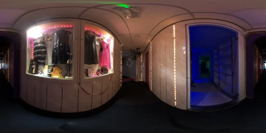 Parenclub Mystique Gang naar spa ruimte - Virtuele rondleiding 360 graden
