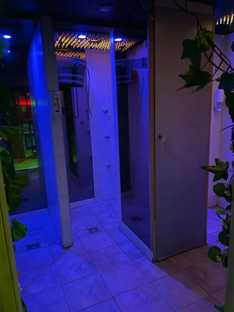 Parenclub Mystique Douche gelegenheden - Virtuele rondleiding foto